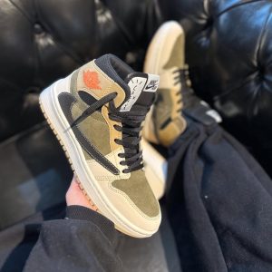 کتونی نایک ترویس ساقدار کرم صدری – 201127